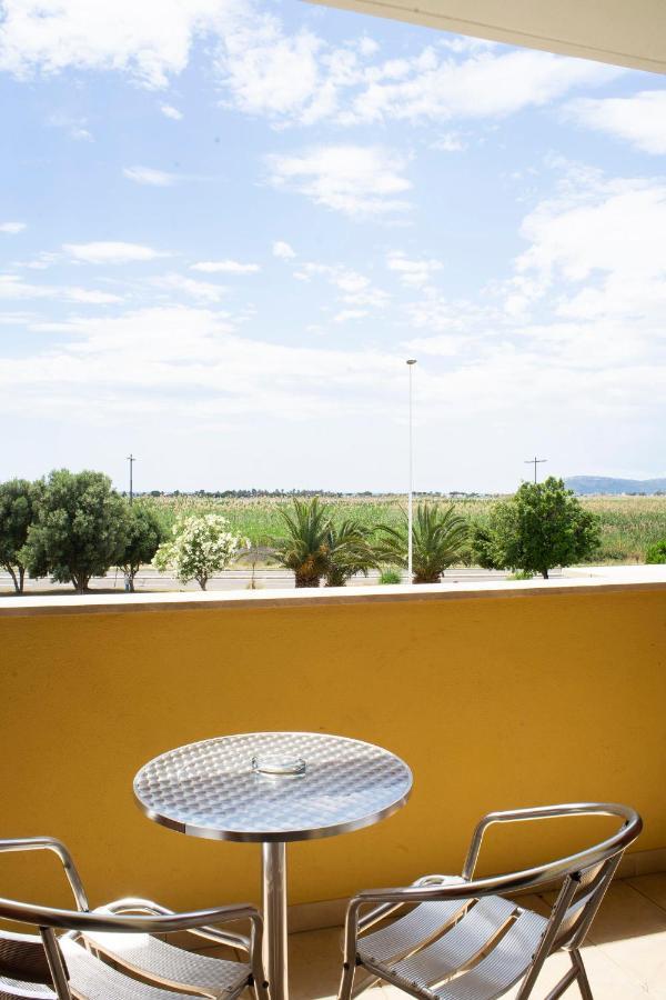 Hôtel Il Fenicottero à Quartu SantʼElena Extérieur photo